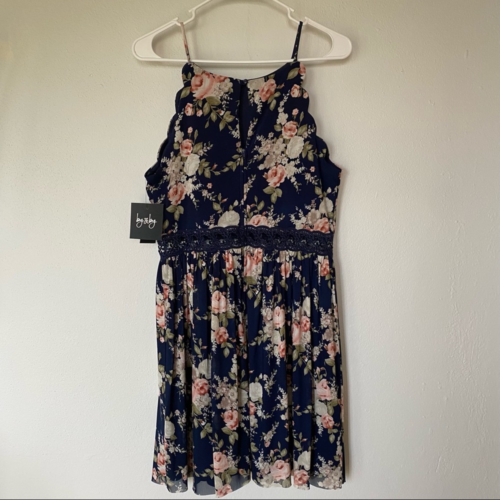 Mini flower dress - Picture 3 of 4